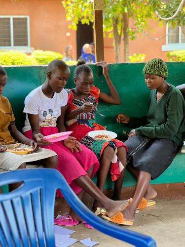 Children-Eating-at-GRA